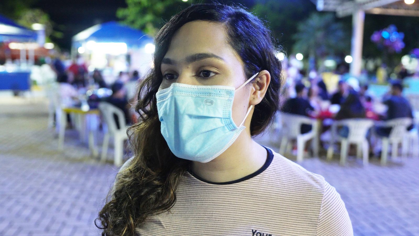  Deborah Cavalcante, visita a praça com os familiares 